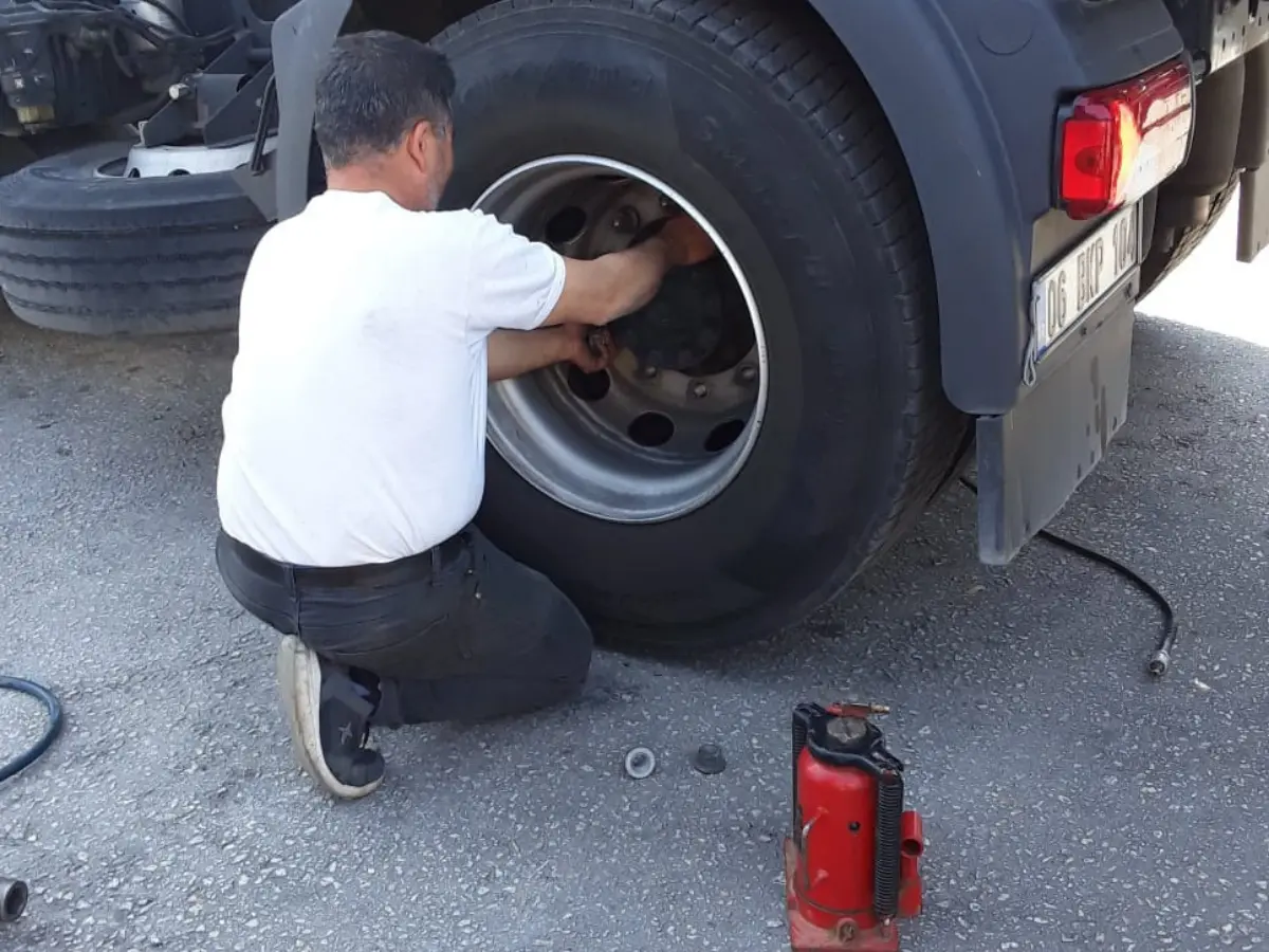 Burhaniye Oto Lastikçi